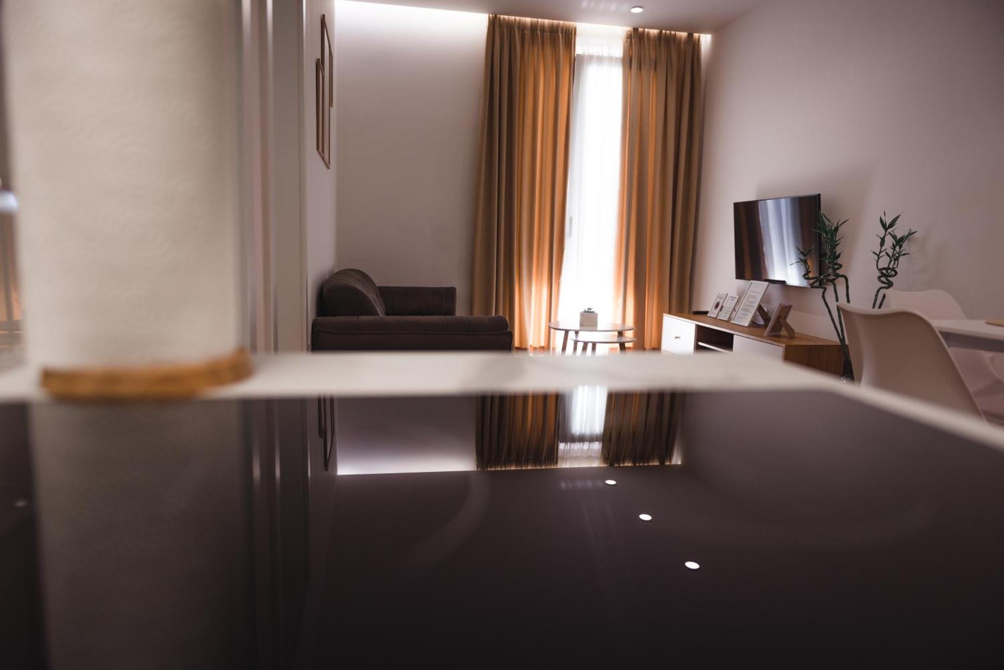 Tam Skanderbeg Square Serviced City Center Apartment No1 ติรานา ภายนอก รูปภาพ